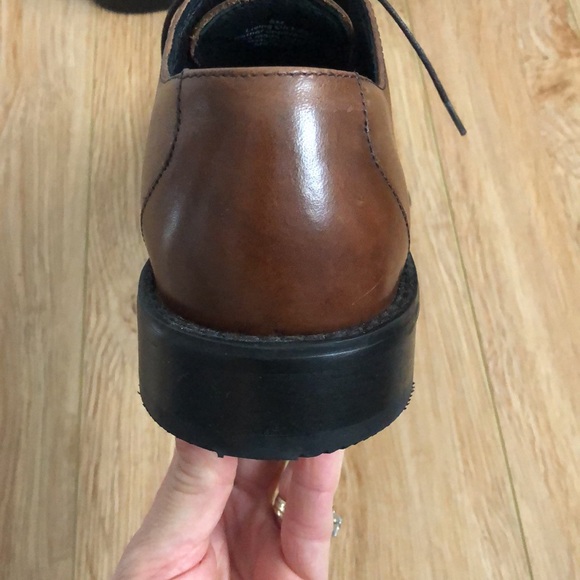 Men’s Kenneth Cole dress shoes. Size 8M. Run bigger than 8, toe bed is narrow. - Picture 3 of 4